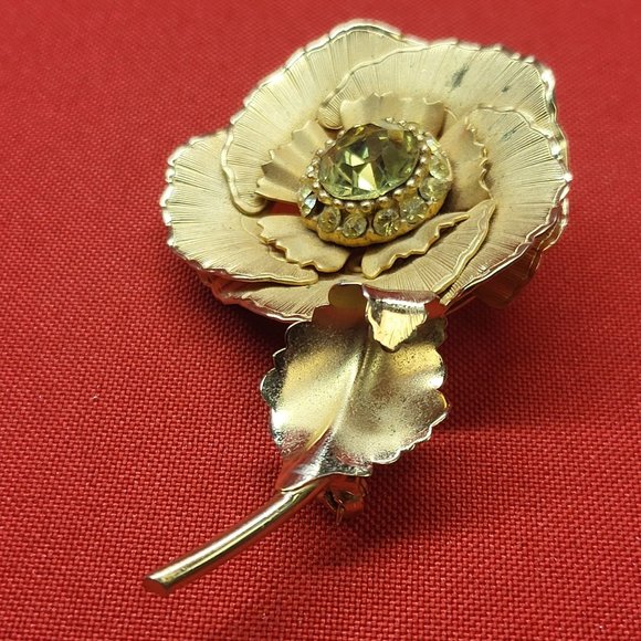 VTG Flower Leaf Brooch Pin Gold Tone Yellow Glass Stone - Picture 3 of 11